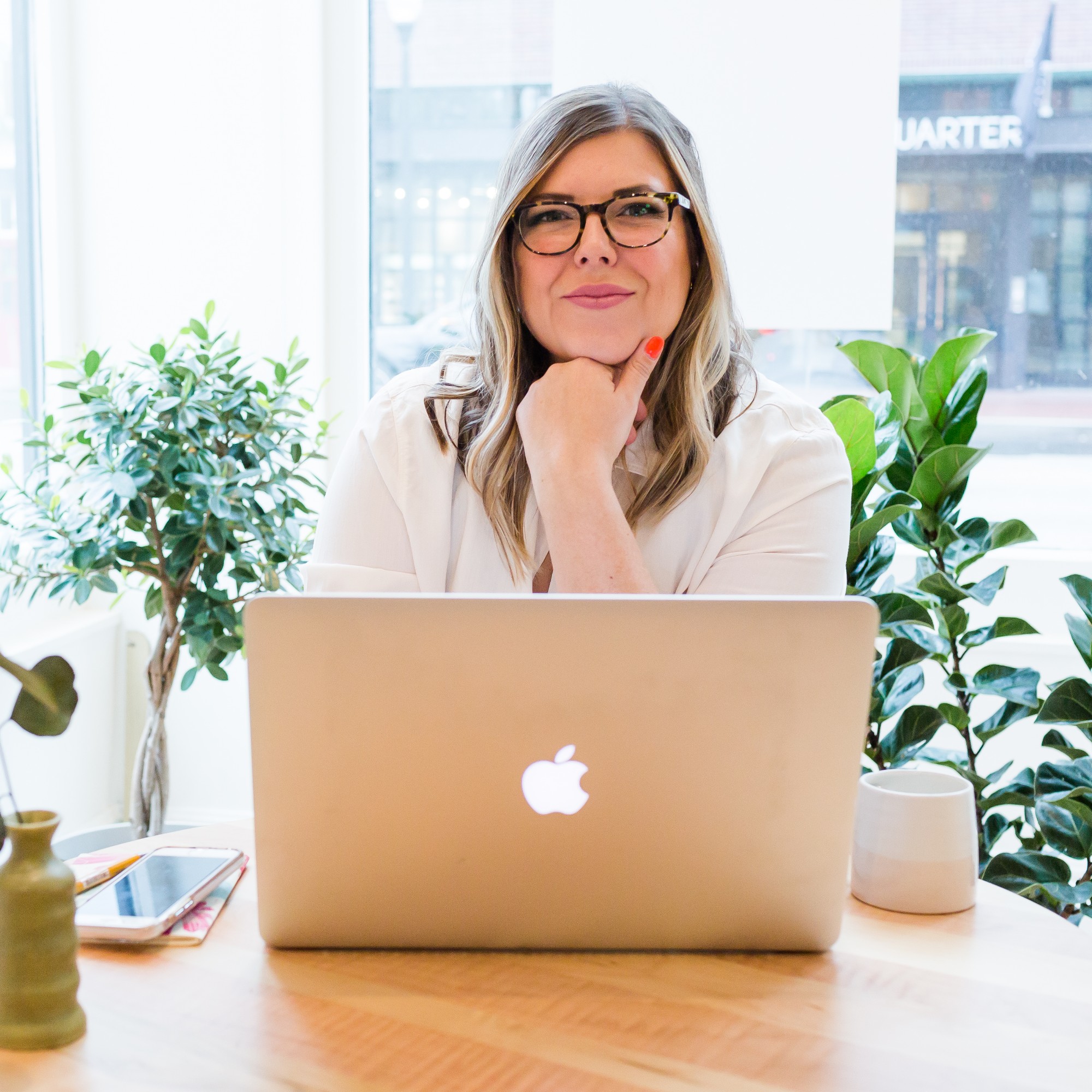 full-time creative entrepreneur website designer using Showit